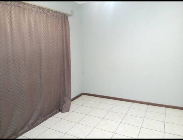 2 BEDROOM PROPERTY TO RENT IN MOSELEY PARK